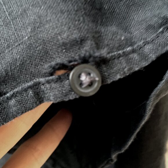 'The Must-Have Shirt' in Linen from Everlane - Black - Picture 9 of 9